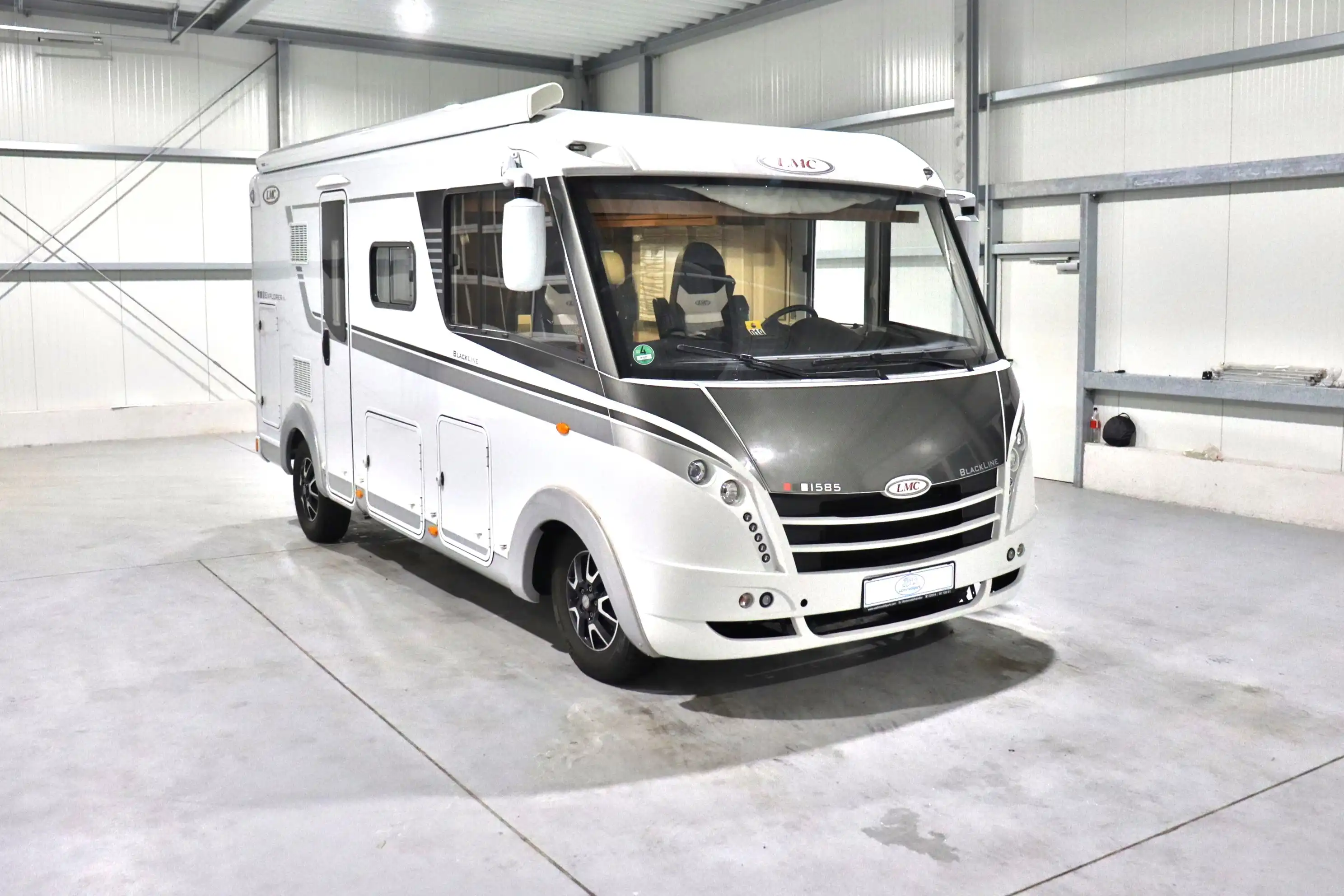LMC Explorer I 585 Blackline 